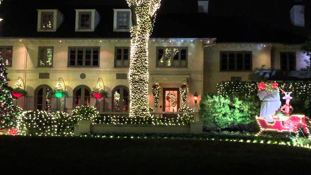 Christmas Lights Display: Highland Park 